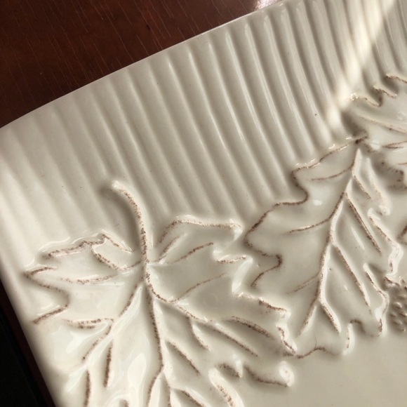 Beautiful Hallmark Leaf and Acorn Plate. No cracks or chips. Brand new - Picture 2 of 5